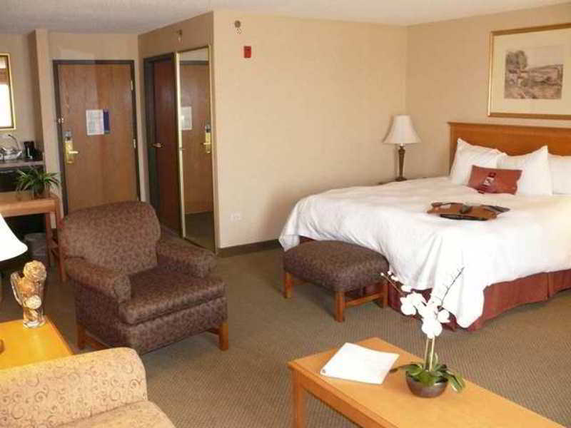 Hampton Inn & Suites Addison Quarto foto